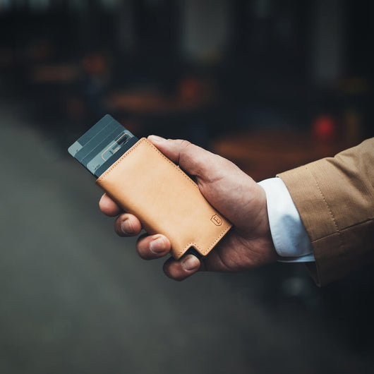 Ekster Wallet + FREE Finder Card - VIP Offer
