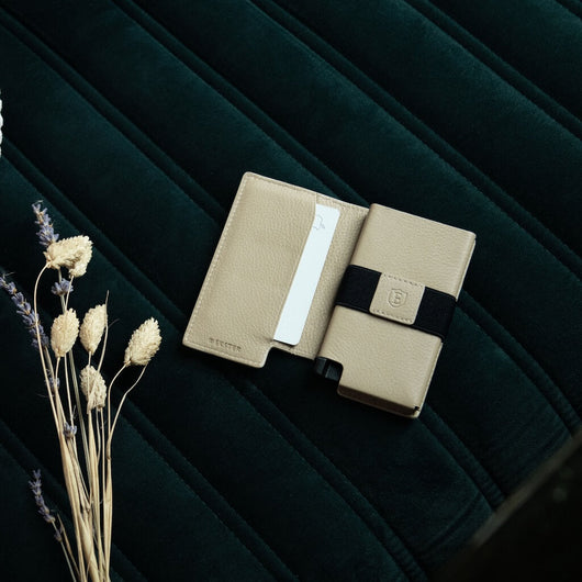 Ekster Wallet + FREE Finder Card - VIP Offer