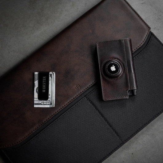 Wallet for AirTag